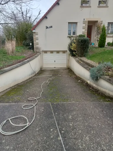 Bonjour aujourd'hui nettoyage d'un dallage, Rennes, Façade services