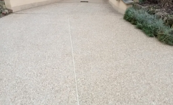 Bonjour aujourd'hui nettoyage d'un dallage, Rennes, Façade services