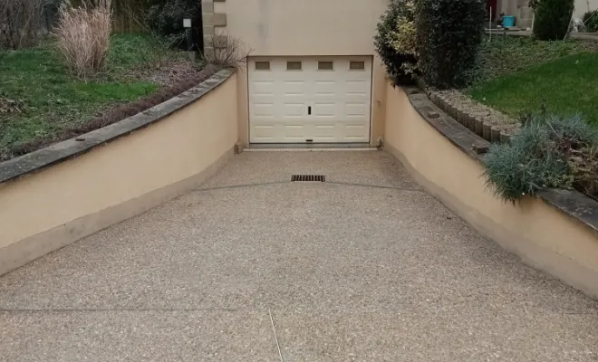 Bonjour aujourd'hui nettoyage d'un dallage, Rennes, Façade services